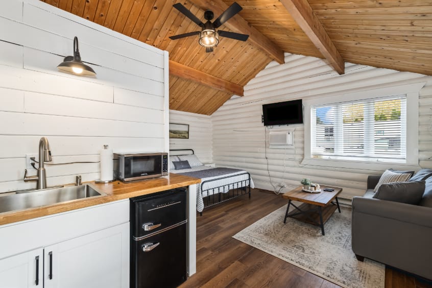 Hillside Haven cabin at Hagerman RV Village